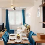 Le Pied A Terre De La Cite - Parking Au Pied De La Cite *