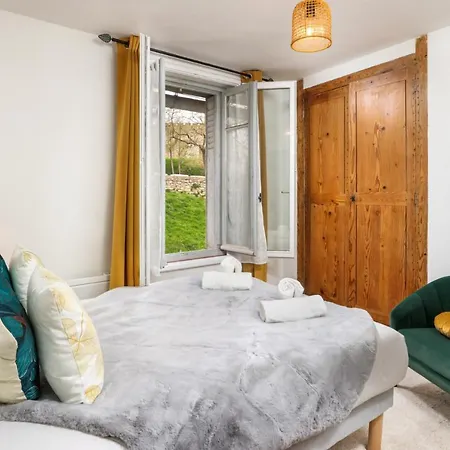 Le Pied à Terre De La Cité - Parking Au Pied De La Cité